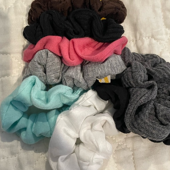 NWT 26 Count Scrunchie Bundle - Picture 2 of 6